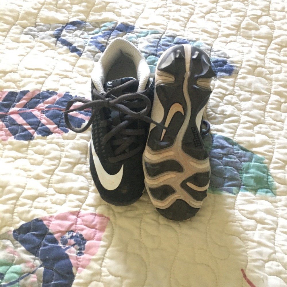 Little boy/girl cleats size 11